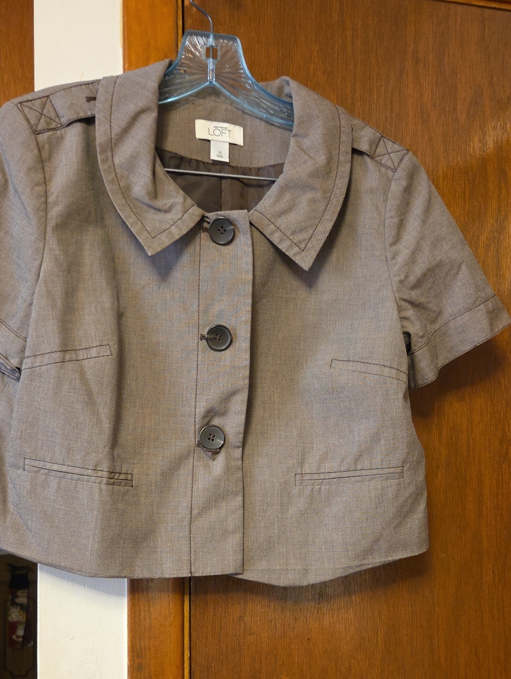 WORN ONCE LOFT Short Sleeve Cropped Jacket in Light Brown